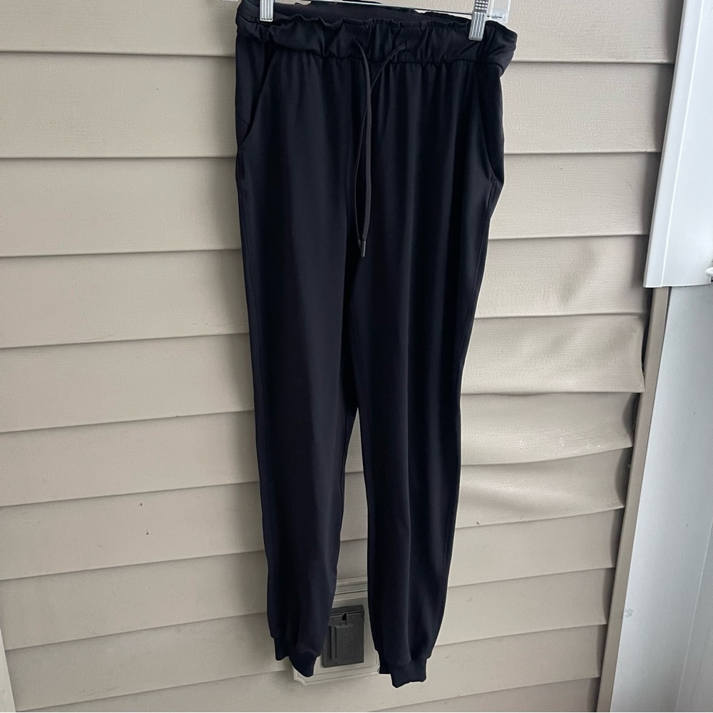 Lululemon Womens Black Keep Moving Athleisure Jogger Pants Size 4 Capsule
